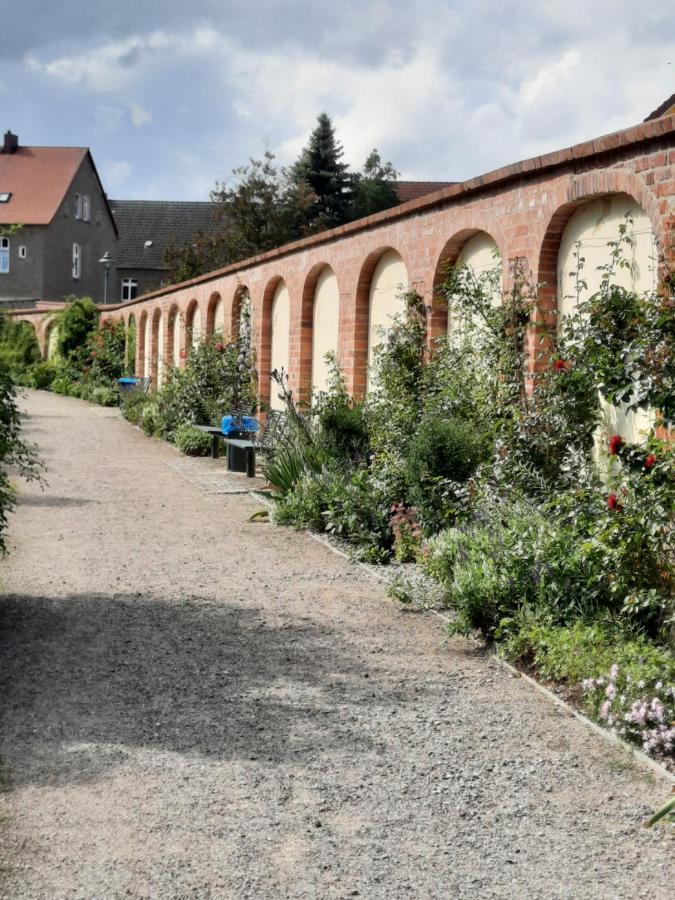 Ferienwohnung Am Schloss Reuterstadt Stavenhagen Bagian luar foto
