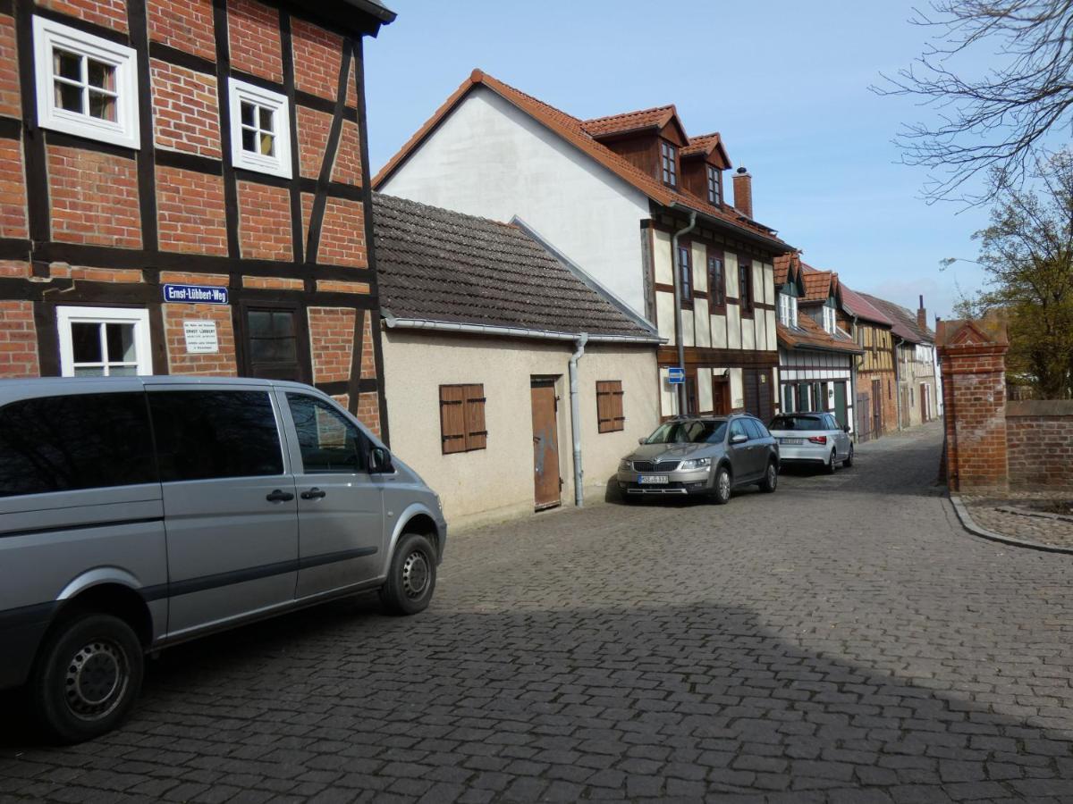 Ferienwohnung Am Schloss Reuterstadt Stavenhagen Bagian luar foto