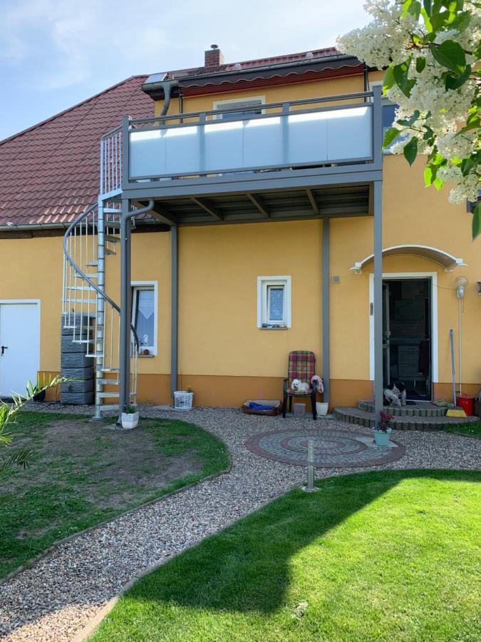 Ferienwohnung Am Schloss Reuterstadt Stavenhagen Bagian luar foto